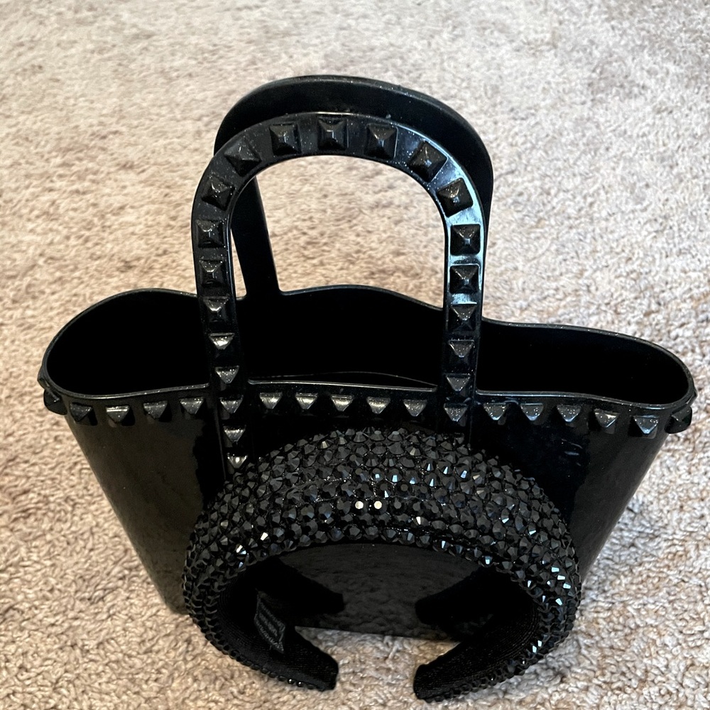 Fun, small black purse with silver flecks!